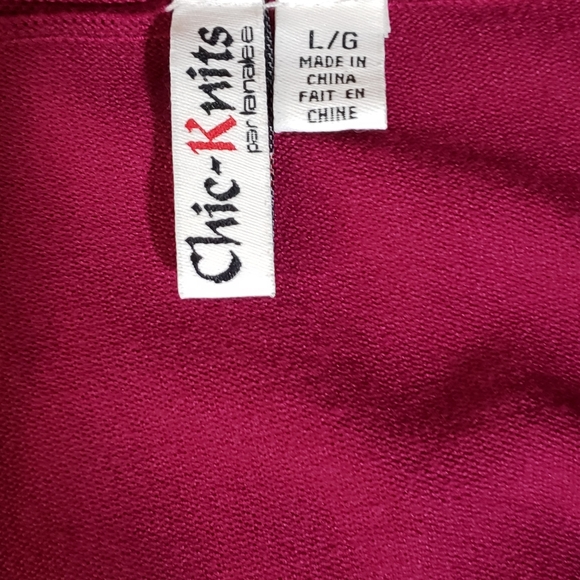 Fushsia knit sweater with attached tie - Picture 2 of 2